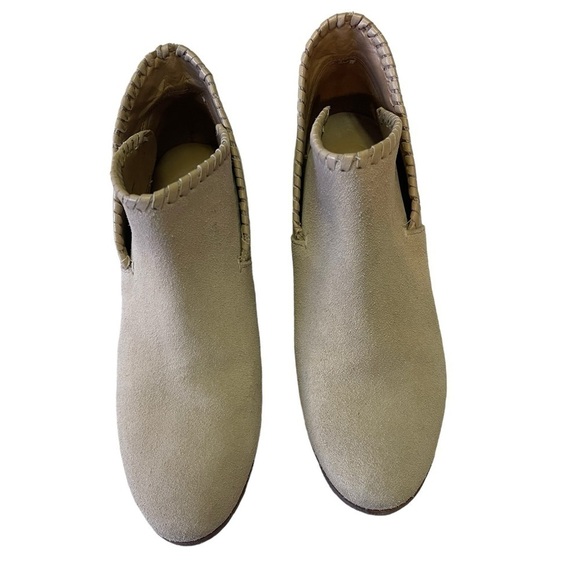 Jack Rogers suede sand color booties womens size 6.5 - Picture 2 of 8